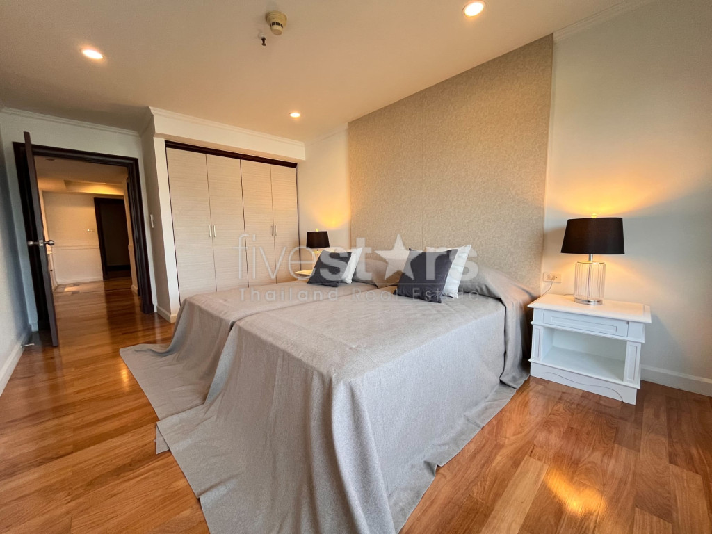 Appartement de 3 chambres à louer à Asoke, près du parc de Benchakitti, photo 11
