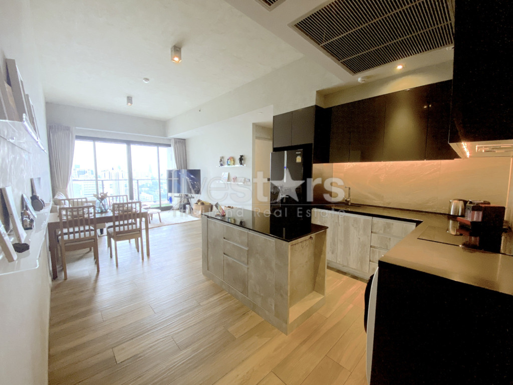 Appartement luxueux de 2 chambres à louer à Asoke