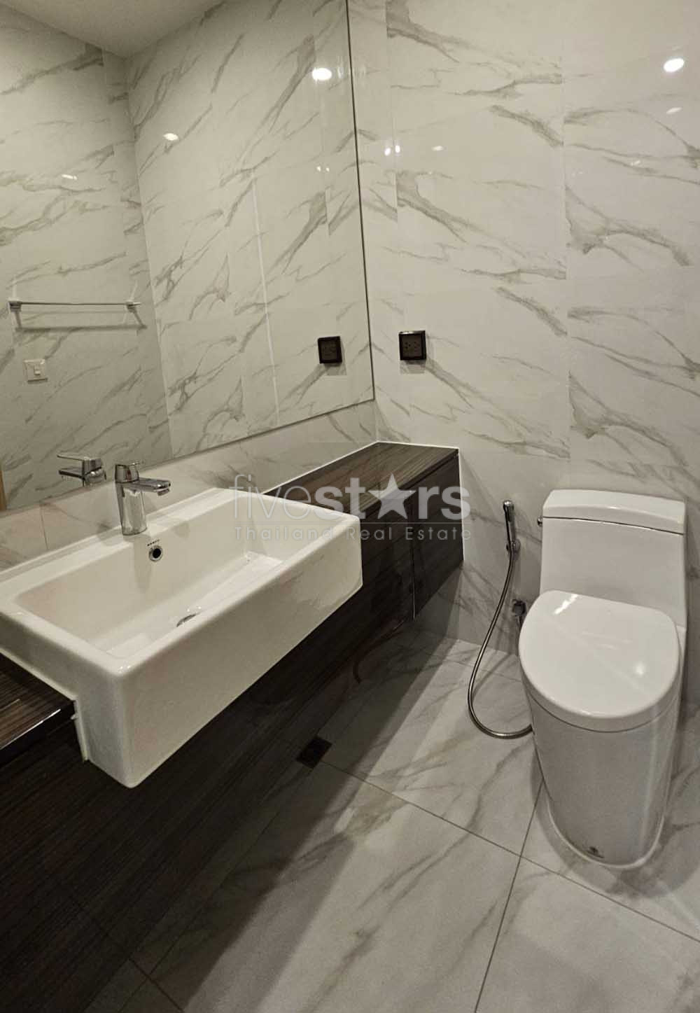 Appartement de 1 chambre avec vue splendide près du BTS Asoke, photo 9