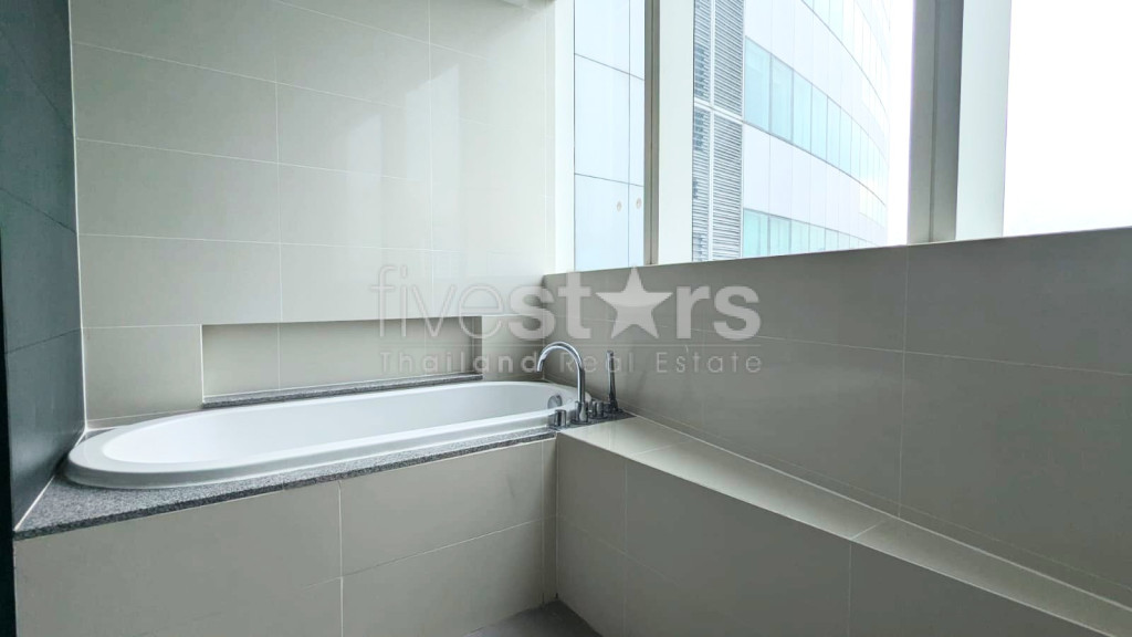 Appartement de 2 chambres à louer proche du BTS Asoke et du parc Benchakitti, photo 15