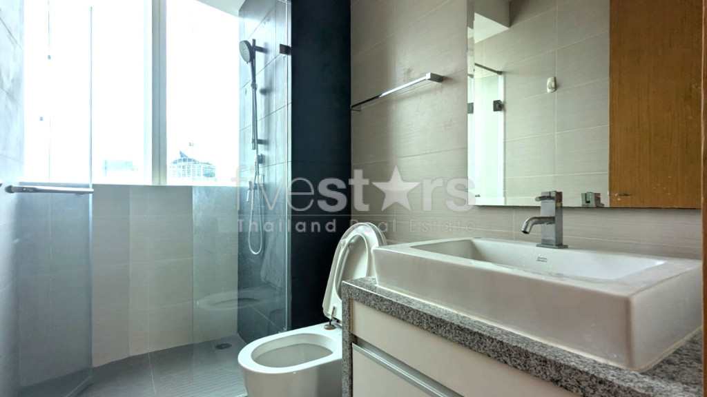 Appartement de 2 chambres à louer proche du BTS Asoke et du parc Benchakitti, photo 16