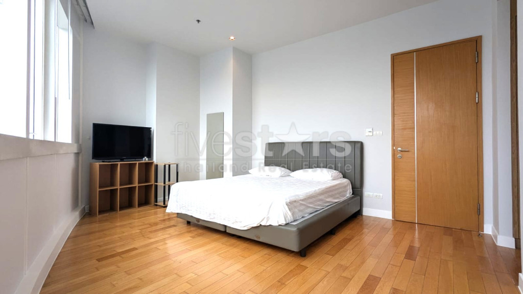 Appartement de 2 chambres à louer proche du BTS Asoke et du parc Benchakitti, photo 10