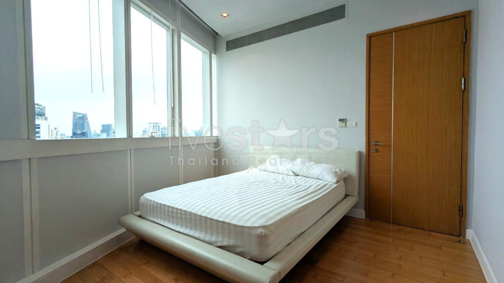 Appartement de 2 chambres à louer proche du BTS Asoke et du parc Benchakitti, photo 13
