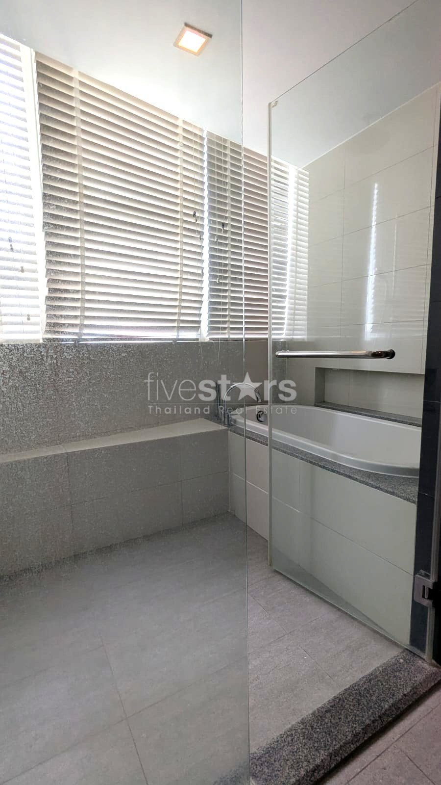 Appartement de 2 chambres + bureau à louer à Asoke, Vue Benchakitti, photo 15