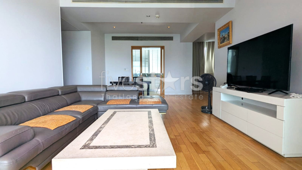 Appartement de 2 chambres + bureau à louer à Asoke, Vue Benchakitti, photo 2