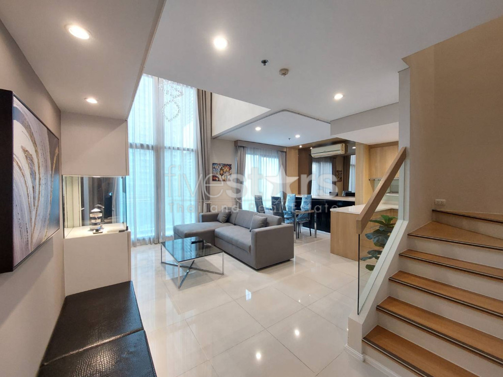 Duplex moderne de 1 chambre à louer à Asoke, proche du MRT Petchaburi