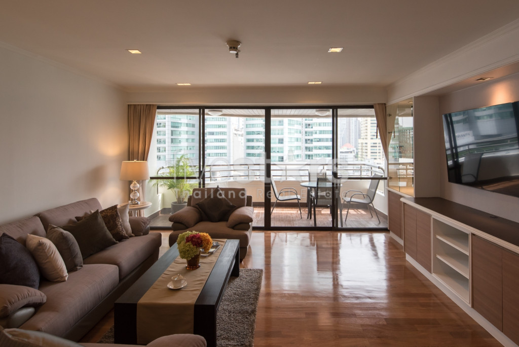 Appartement de 4 chambres à louer à Asoke, près du parc de Benchakitti, photo 3