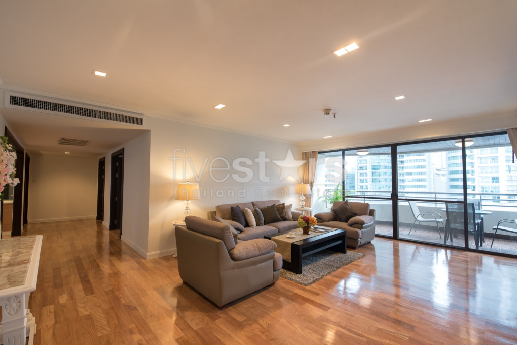 Appartement de 4 chambres à louer à Asoke, près du parc de Benchakitti, photo 2