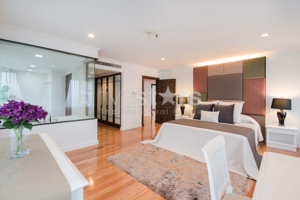 Appartement de 4 chambres à louer à Asoke, près du parc de Benchakitti, photo 9