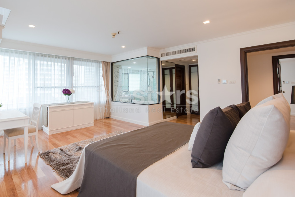 Appartement de 4 chambres à louer à Asoke, près du parc de Benchakitti, photo 8