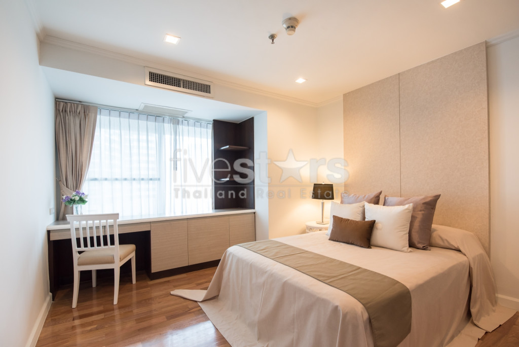 Appartement de 4 chambres à louer à Asoke, près du parc de Benchakitti, photo 14