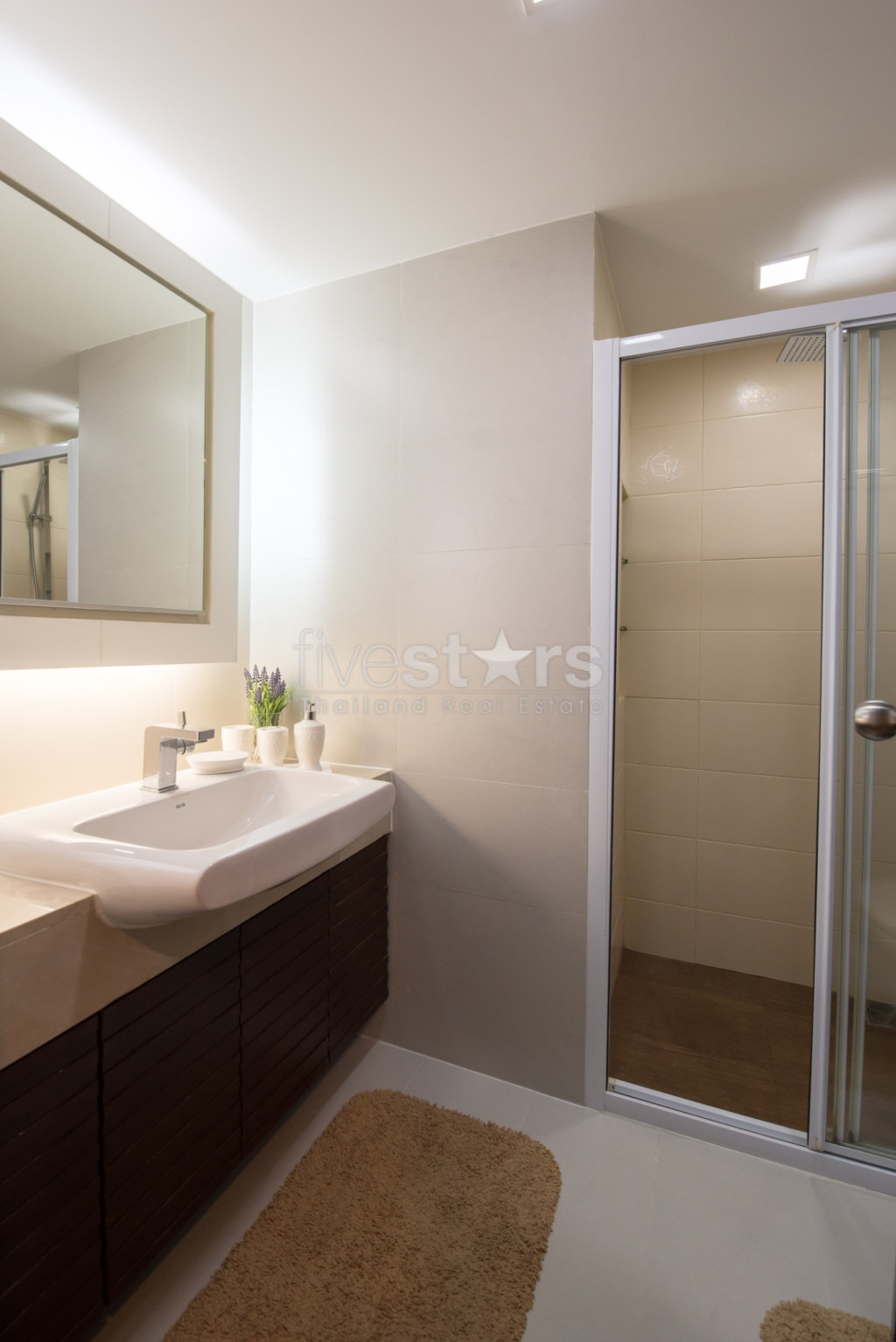 Appartement de 4 chambres à louer à Asoke, près du parc de Benchakitti, photo 16
