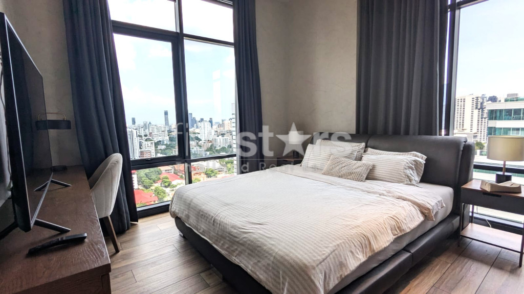 Appartement de standing de 2 chambres à vendre proche du MRT Petchaburi à Asoke., photo 7