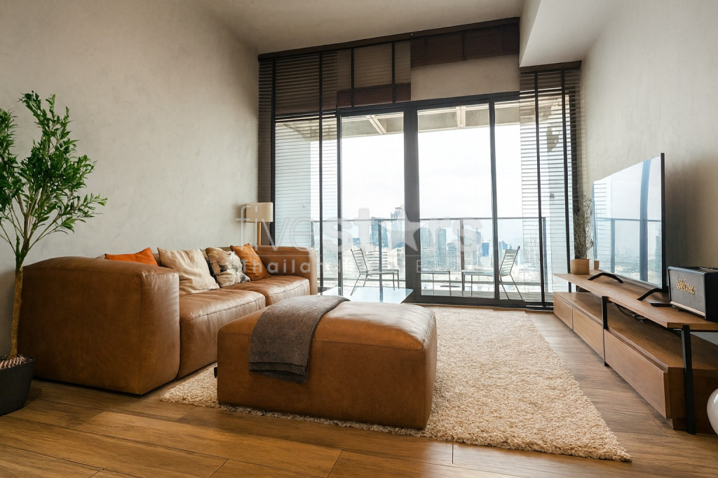 Appartement de standing de 2 chambres à vendre proche du MRT Petchaburi à Asoke.