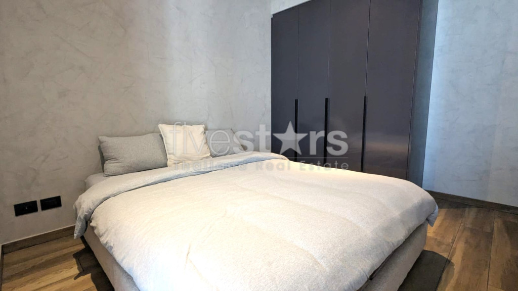 Appartement de standing de 2 chambres à vendre proche du MRT Petchaburi à Asoke., photo 10