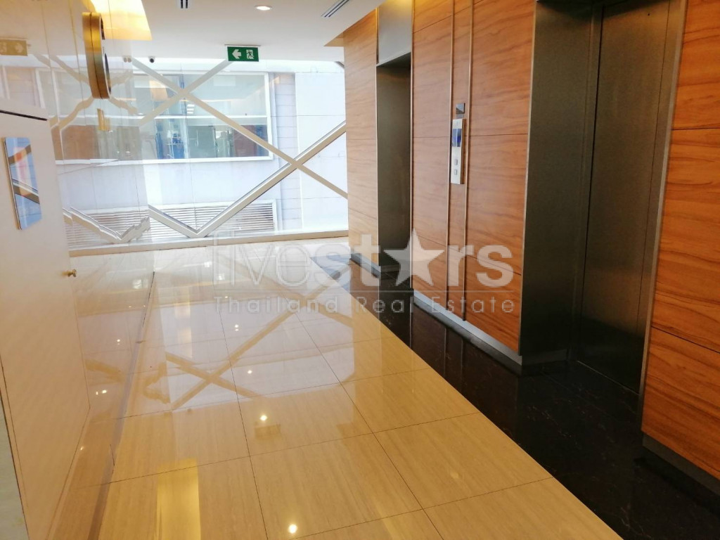 Office space for rent in Asoke