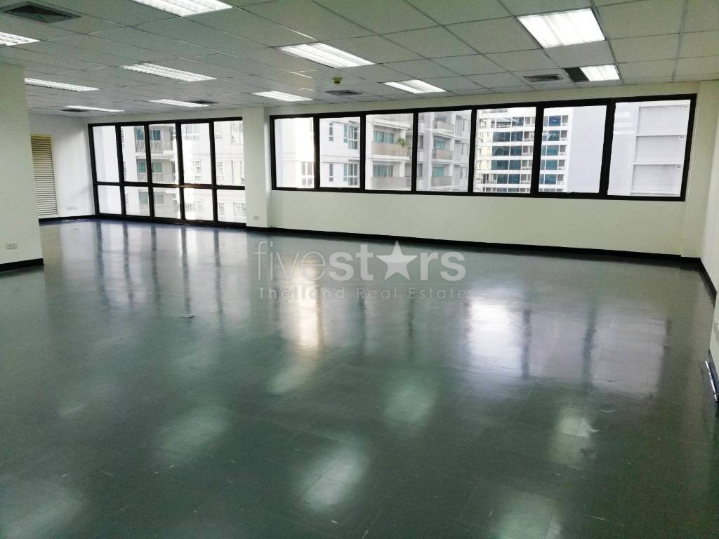 Bureaux à louer à Asoke, photo 3