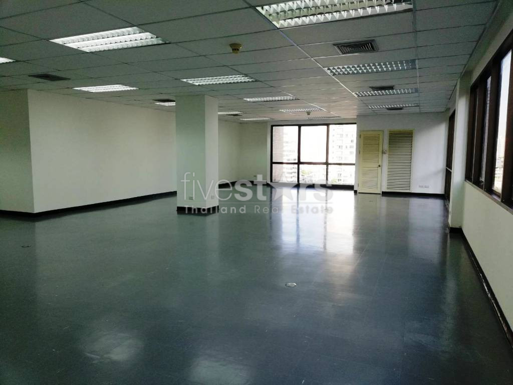 Bureaux à louer à Asoke, photo 4