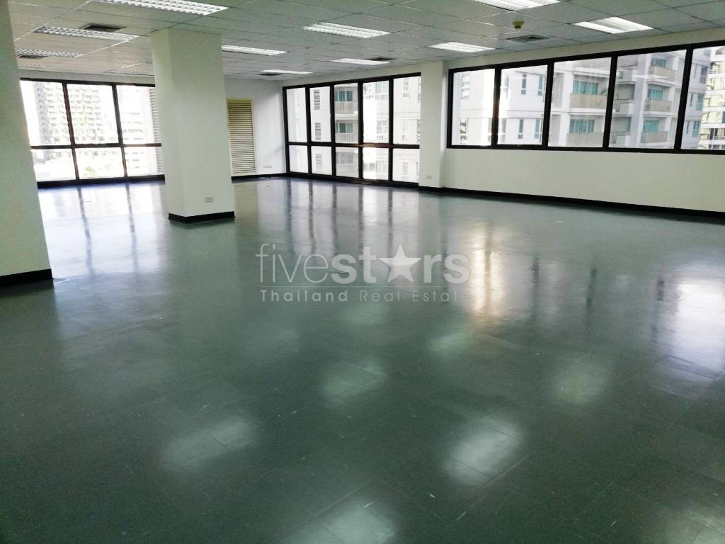 Bureaux à louer à Asoke, photo 2