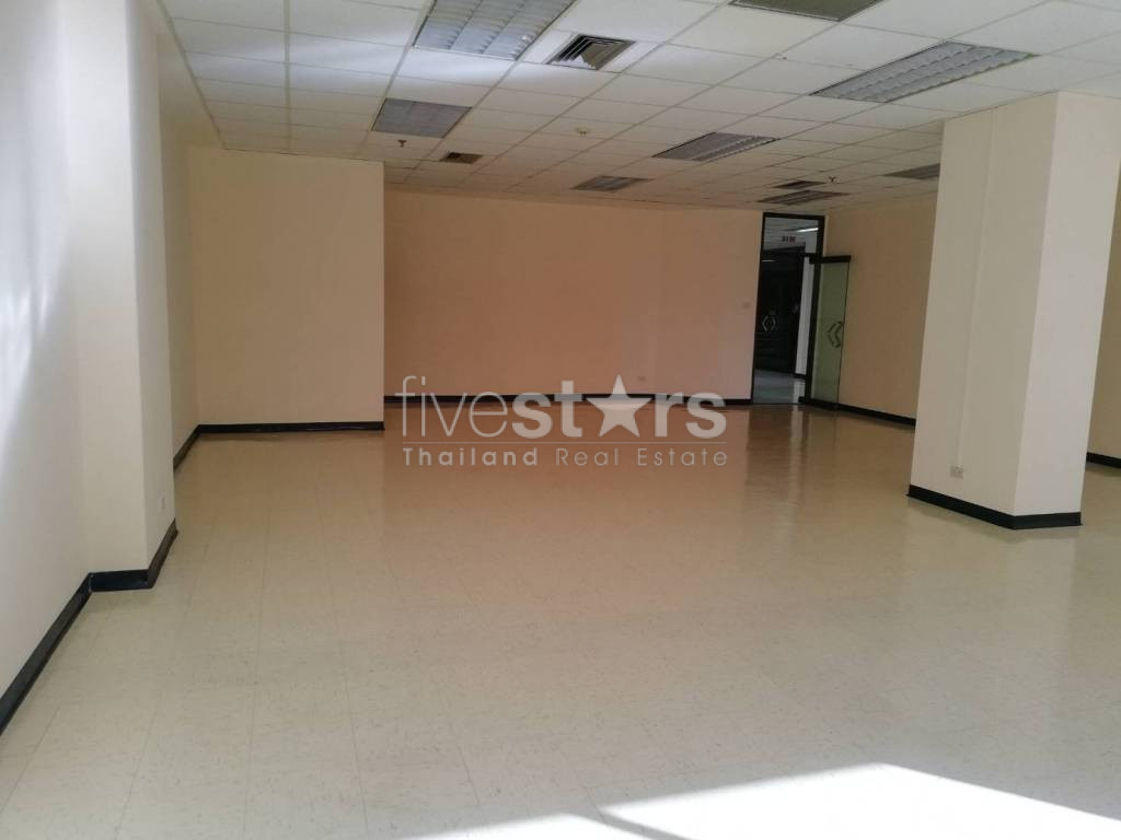Bureaux à louer à Asoke, photo 7