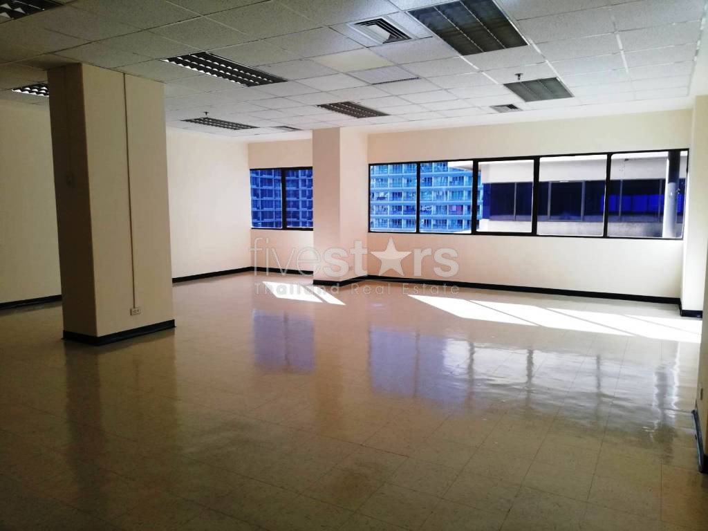 Bureaux à louer à Asoke, photo 3
