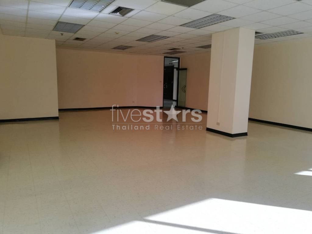 Bureaux à louer à Asoke, photo 5