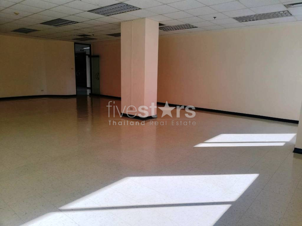 Bureaux à louer à Asoke, photo 6
