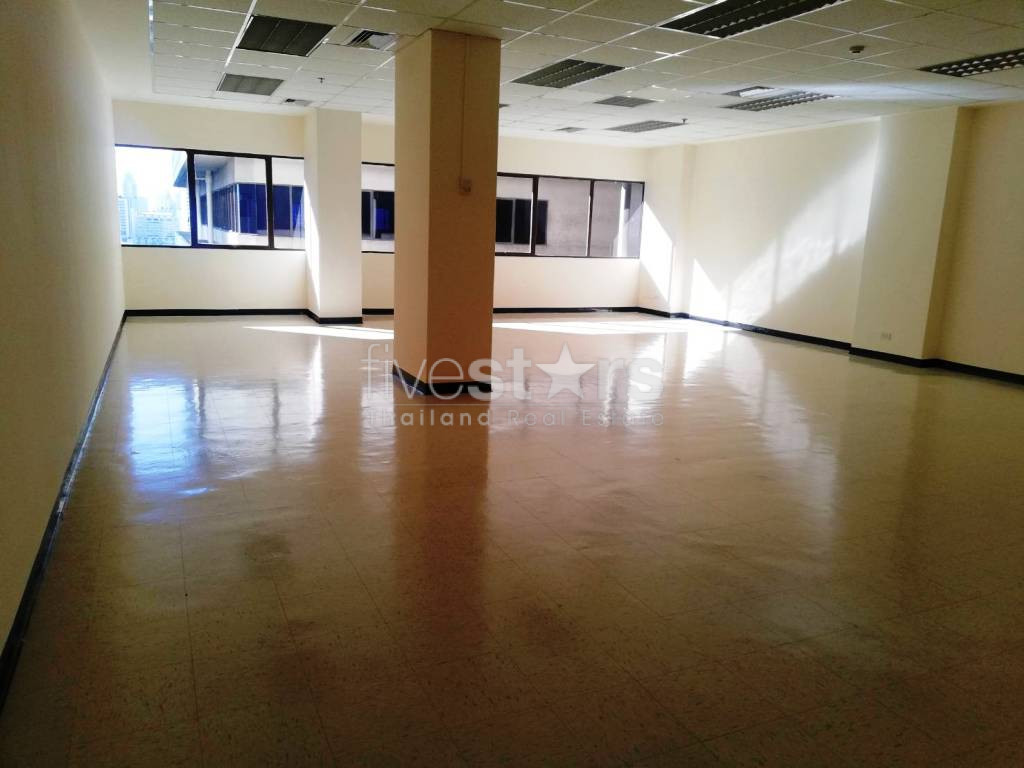 Bureaux à louer à Asoke, photo 2