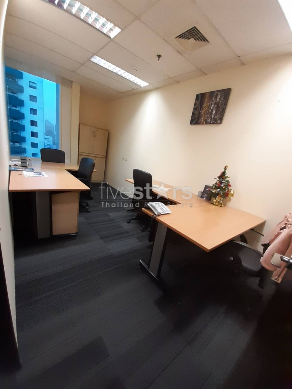 Bureaux à louer à Asoke., photo 2