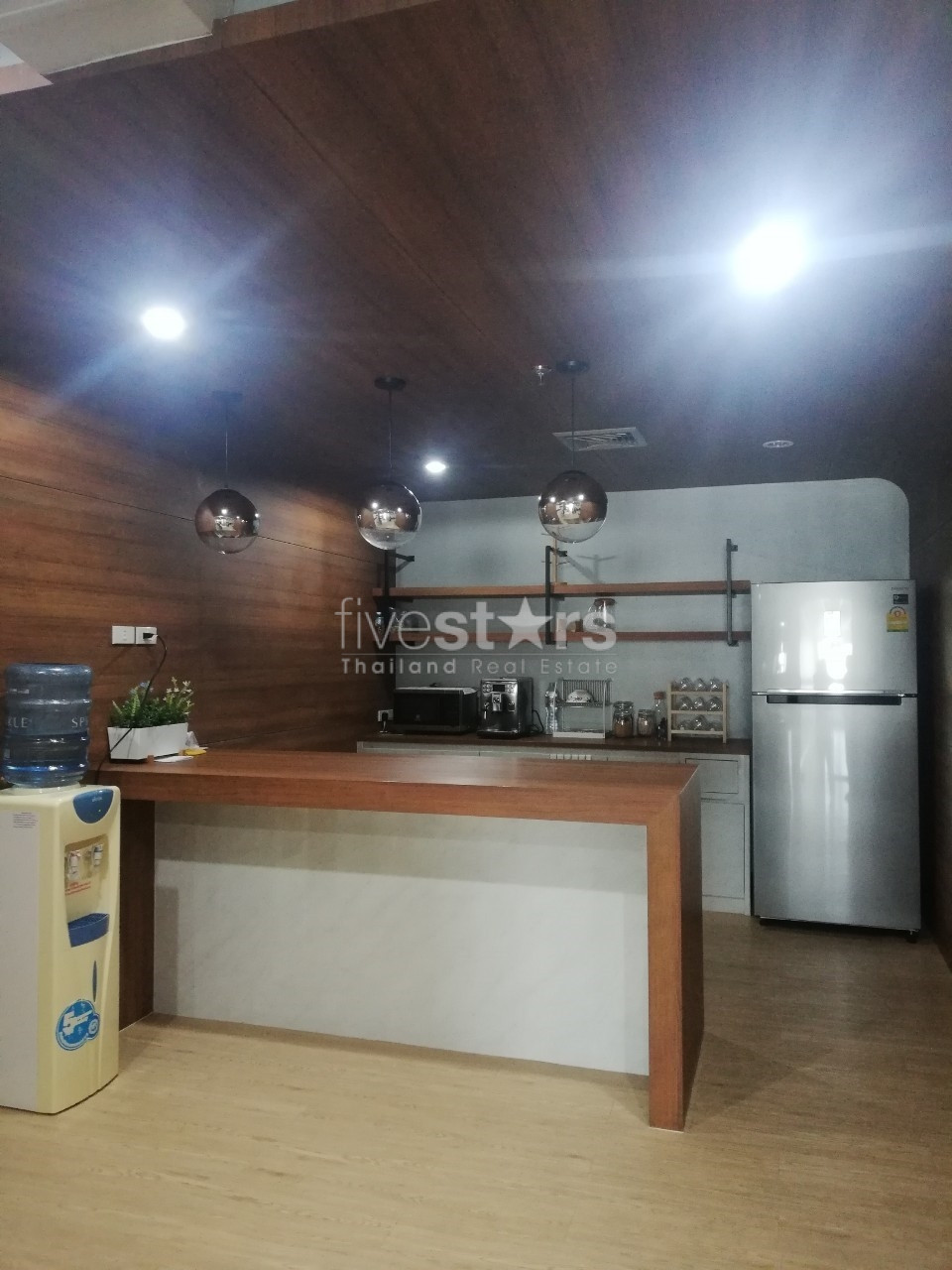 Office for rent on Asoke, photo 6