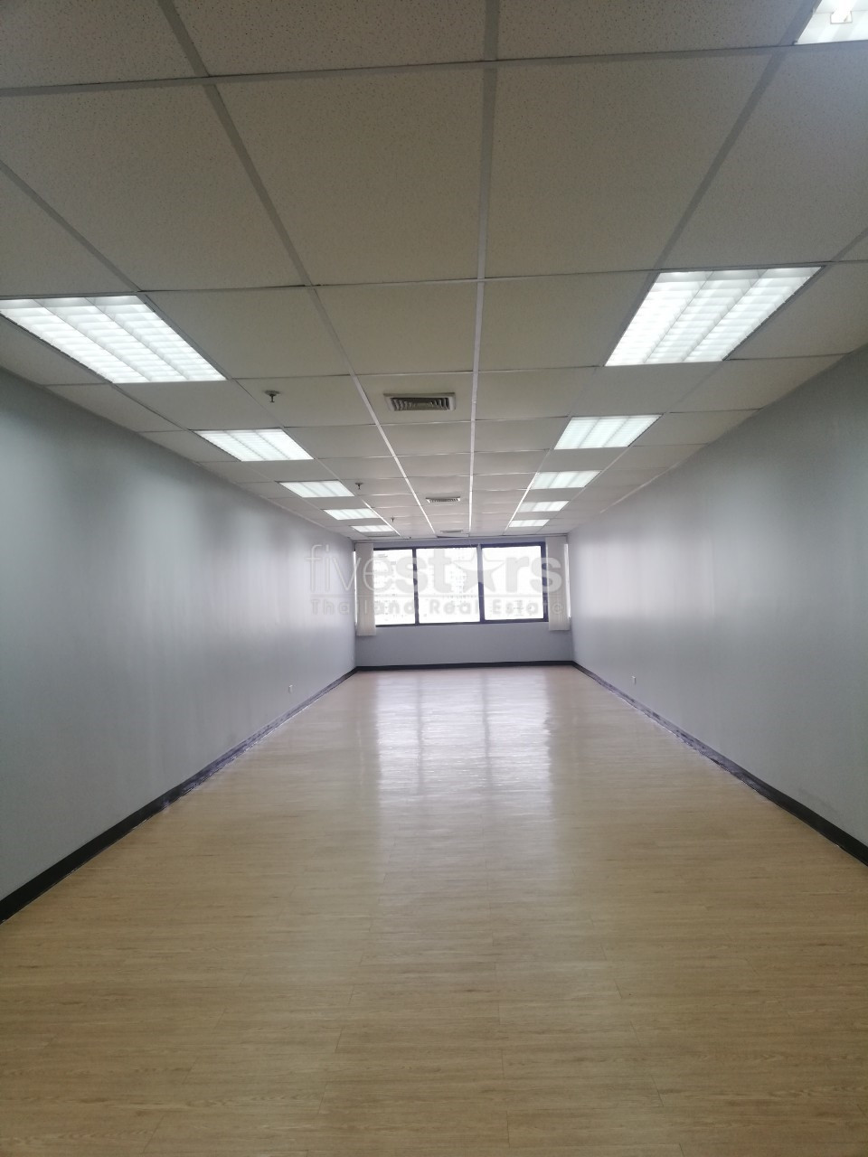 Office for rent on Asoke, photo 2
