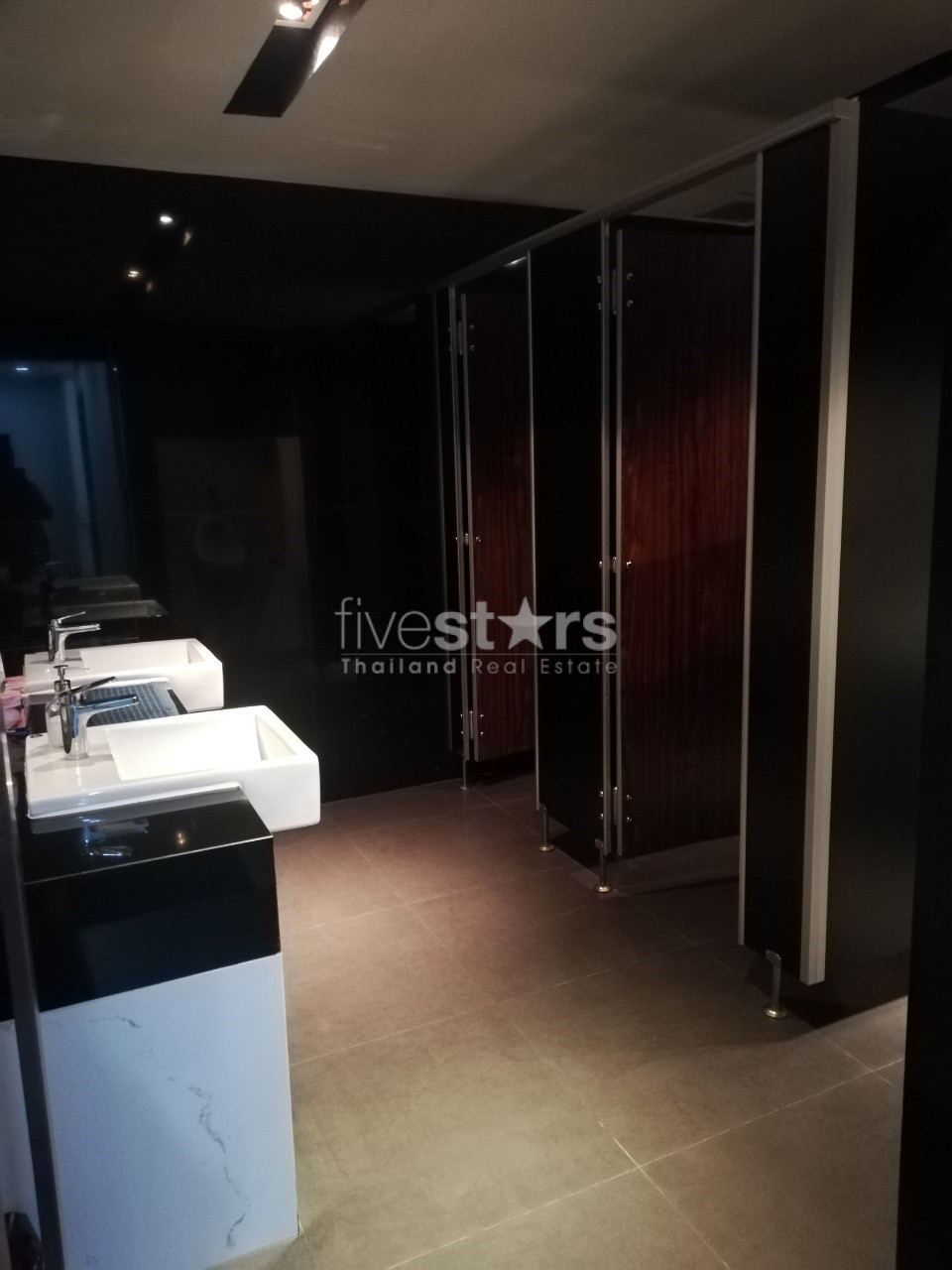 Office for rent on Asoke, photo 9