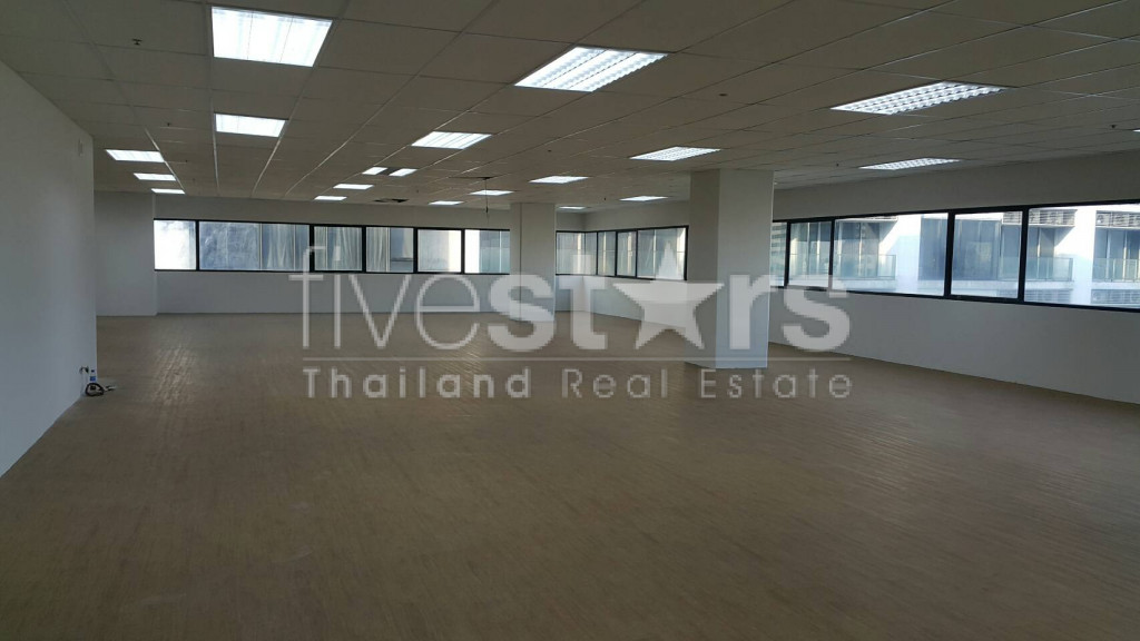 Espace de bureaux à louer à Asoke