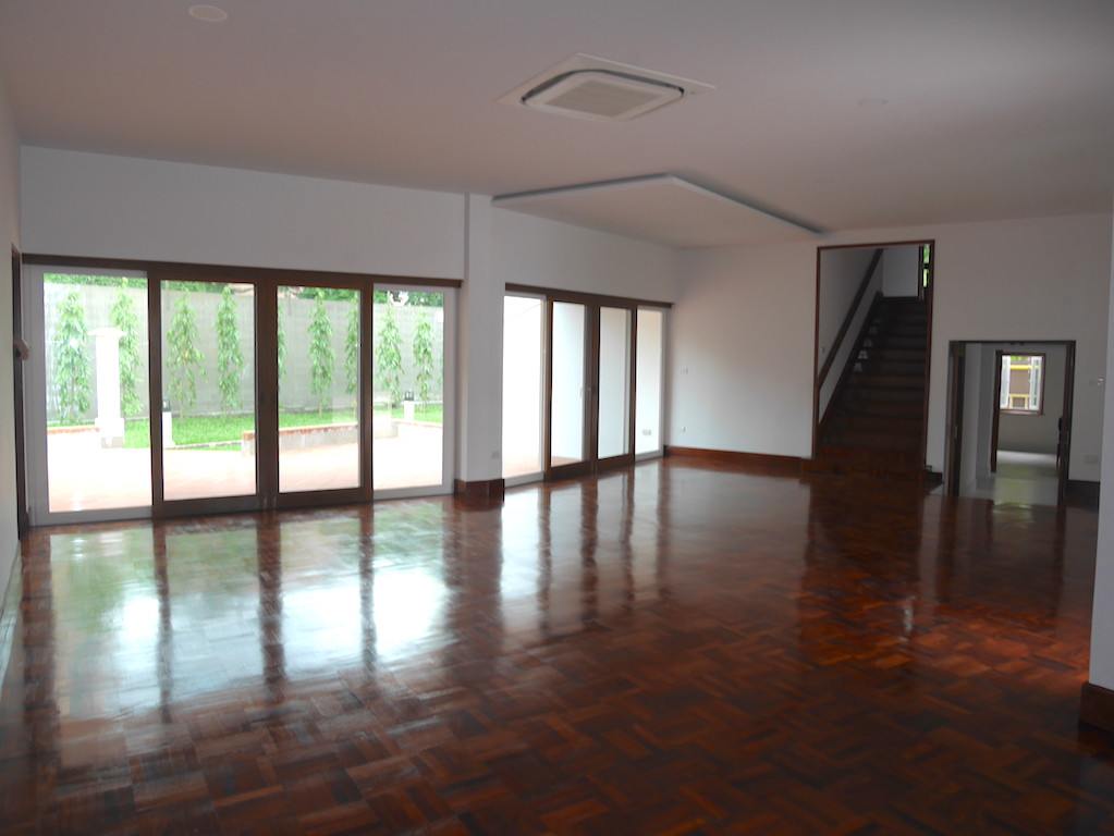 Maison de style Thai avec 4 chambres et piscine privée quartier Asoke/Petchburi, photo 5