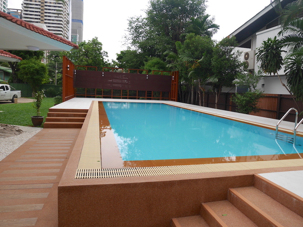 Maison de style Thai avec 4 chambres et piscine privée quartier Asoke/Petchburi, photo 9