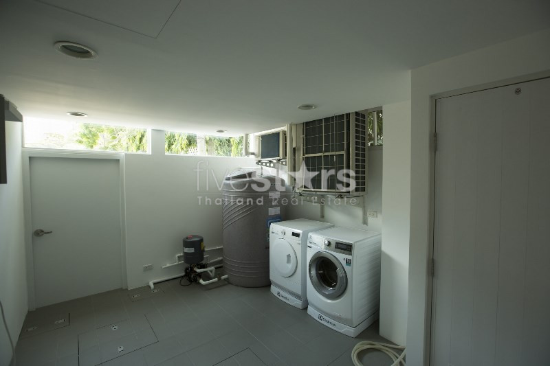 3 storey townhouse close to BTS Nana, photo 25