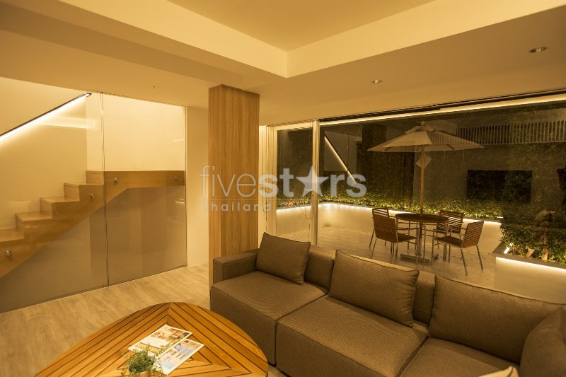 3 storey townhouse close to BTS Nana, photo 13