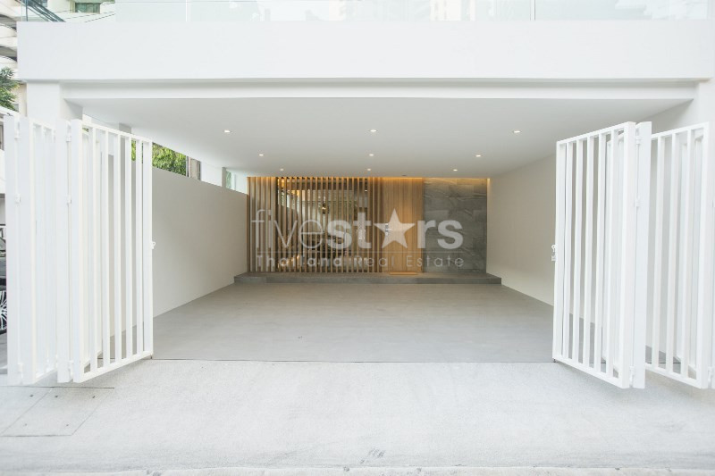 3 storey townhouse close to BTS Nana, photo 24