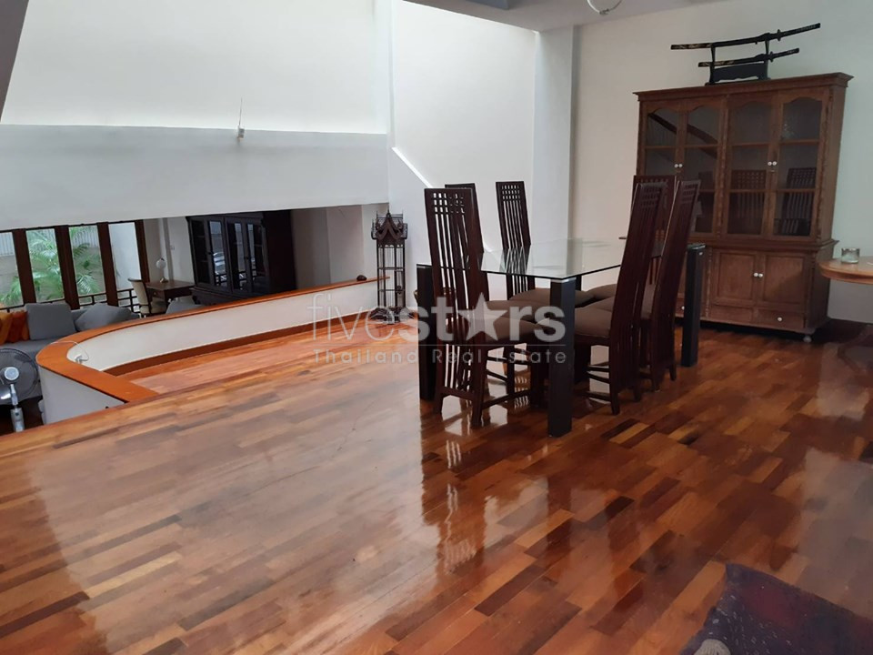 Townhouse de 6 chambres à louer à Asoke, photo 4