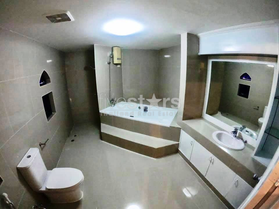 Belle townhouse de 4 chambres à louer à Sukhumvit, photo 8