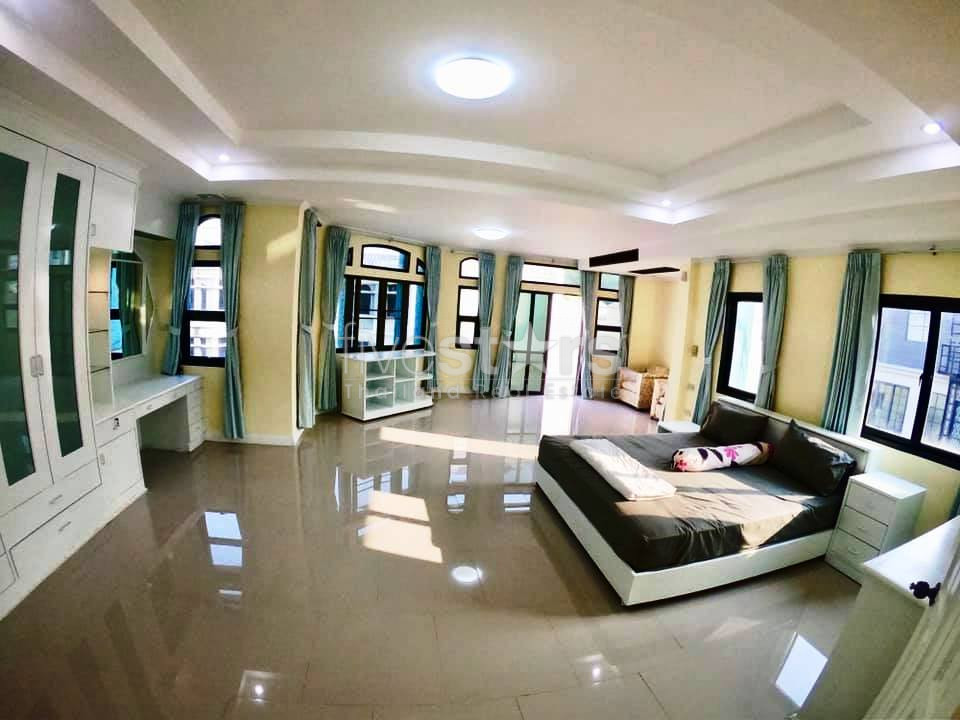Belle townhouse de 4 chambres à louer à Sukhumvit, photo 7