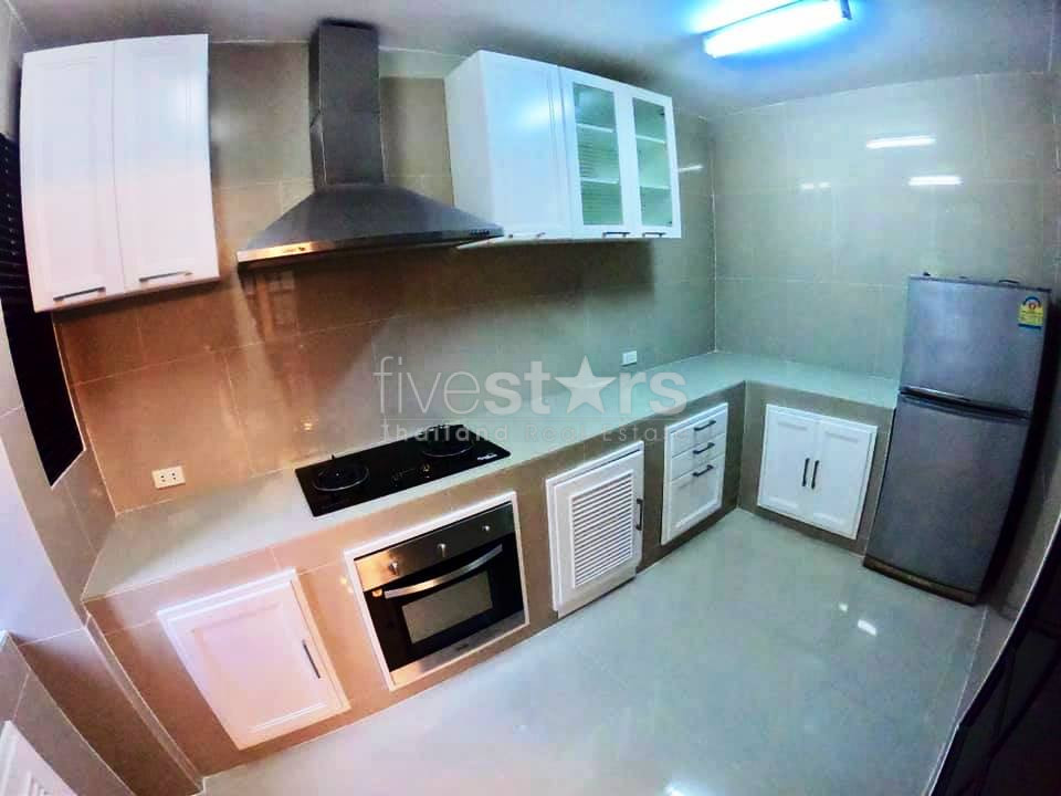 Belle townhouse de 4 chambres à louer à Sukhumvit, photo 4