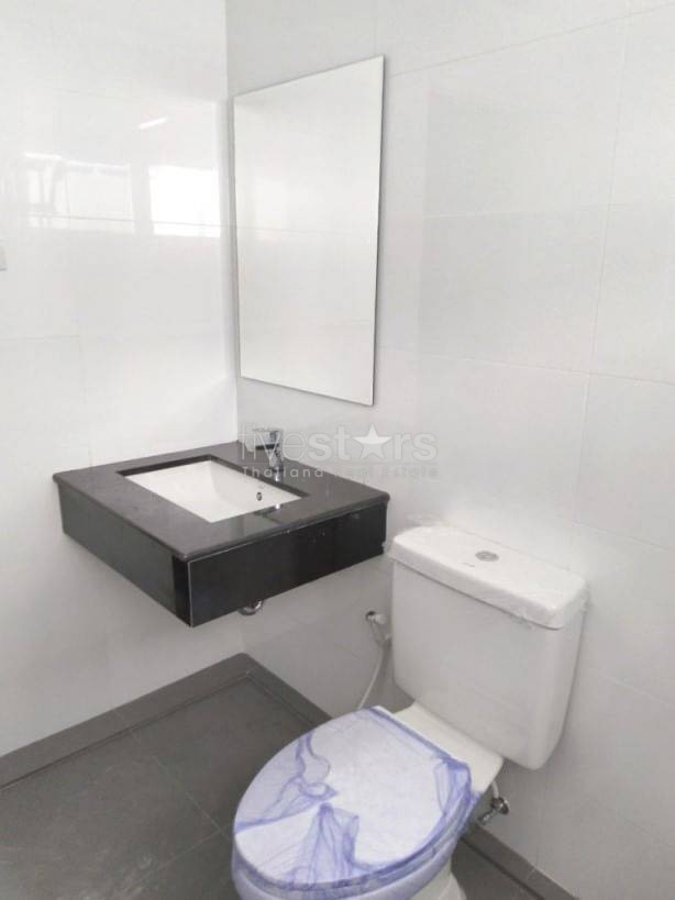 Renovated 3 Storey Townhouse/home office for rent in Nana, photo 7