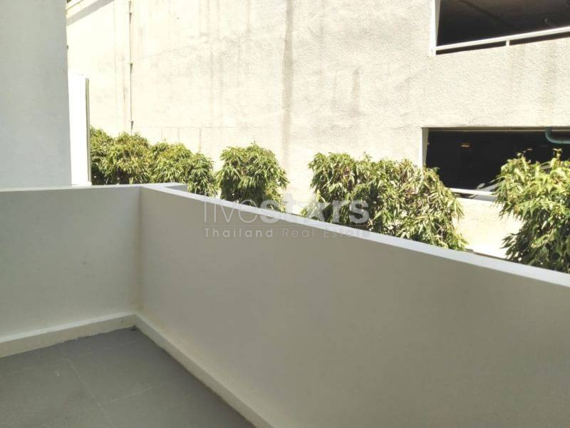 Renovated 3 Storey Townhouse/home office for rent in Nana, photo 13