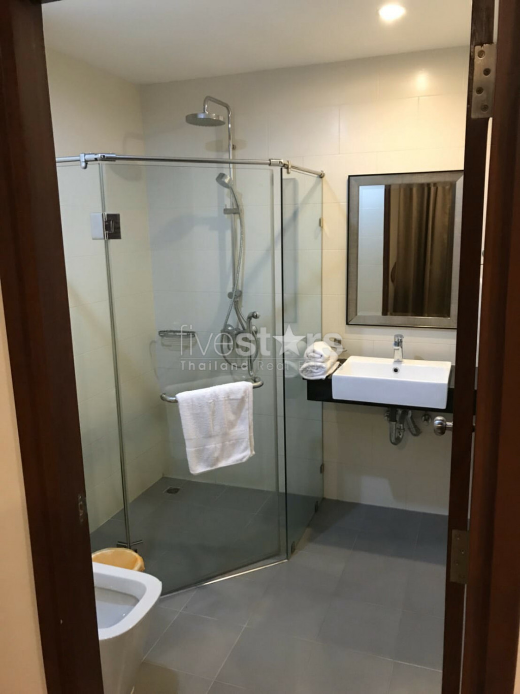 6 bedroom house for rent in Nana, photo 10