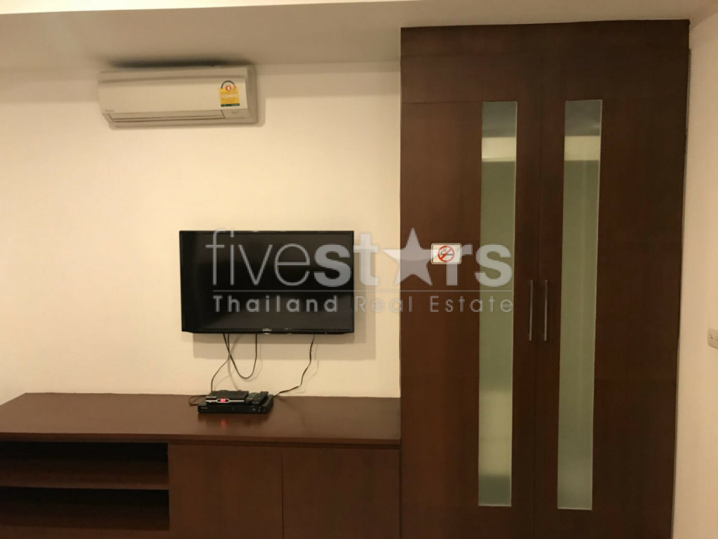 6 bedroom house for rent in Nana, photo 8