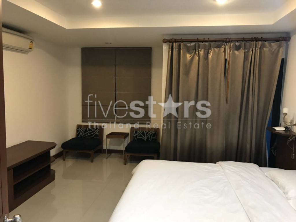 6 bedroom house for rent in Nana, photo 2