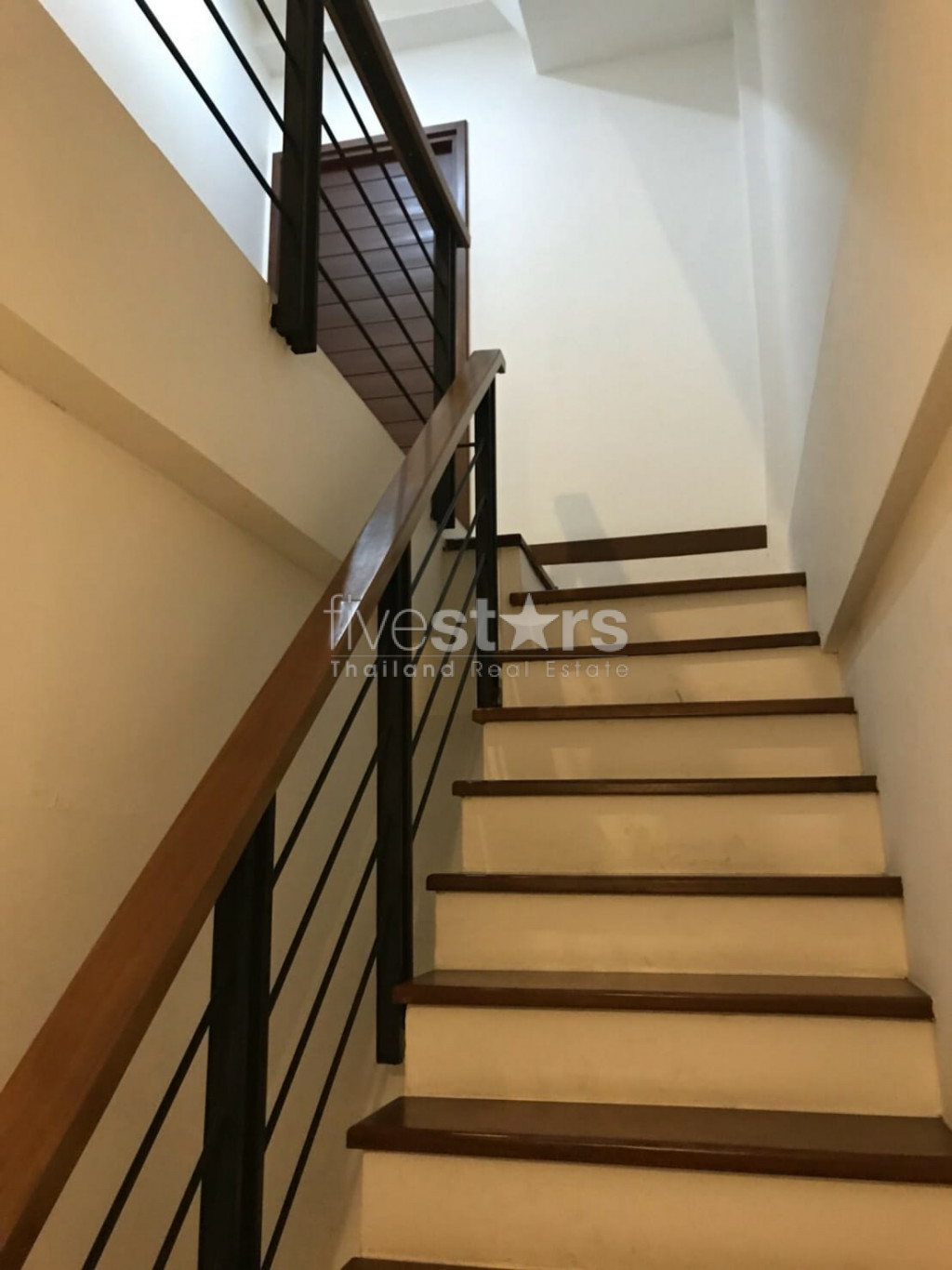 6 bedroom house for rent in Nana, photo 3