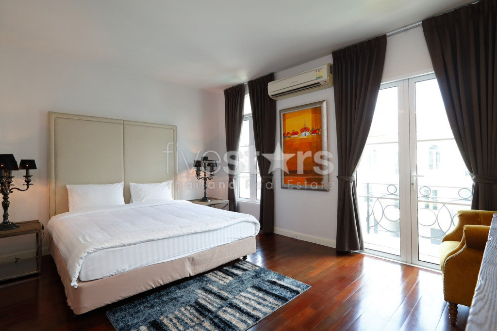 Maison de ville de 3 chambres à louer à Asoke, proche du parc de Benchakitti, photo 6