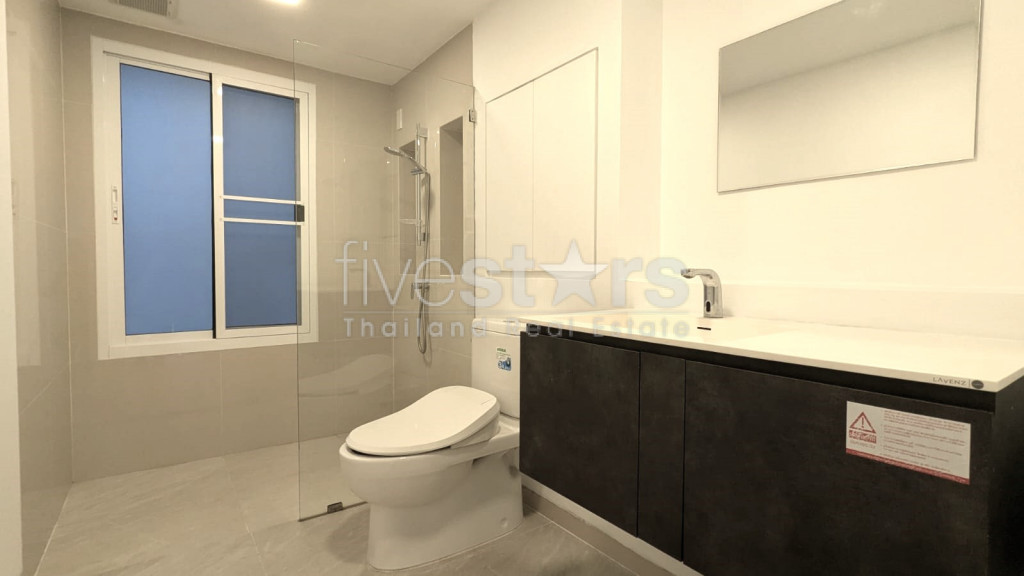 Townhouse avec 3 chambres à NanaT, ruelle calme proche de Soi 11, photo 17